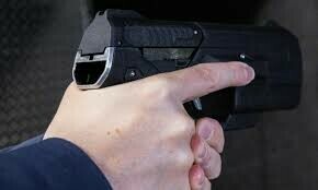 Three suspected muggers shot dead in two Karachi &lsquo;encounters&rsquo;