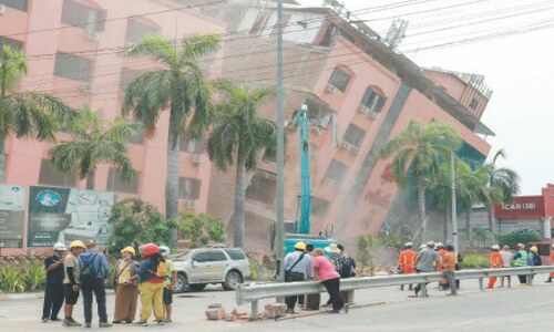 UN seeks help for Myanmar; quake toll over 3,350