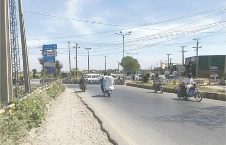 Road blockade to protect police irks Islamabad residents Road blockade to protect police irks Islamabad residents