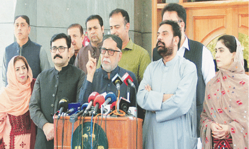 Balochistan politicians chide Mengal over his criticism of PPP