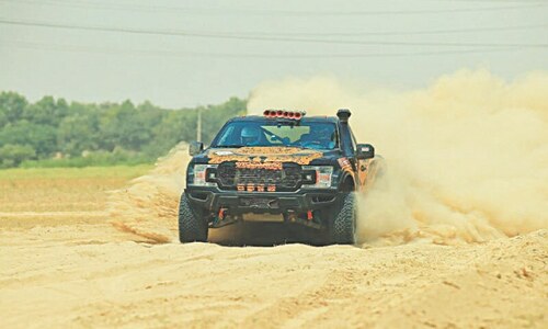 Lawyer partially disrupts Derajat jeep rally by blocking track