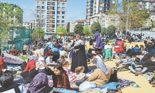 Powerful quake rocks Istanbul Powerful quake rocks Istanbul