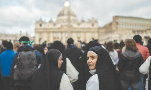 Huge crowds pack Vatican ahead of Pope&rsquo;s funeral