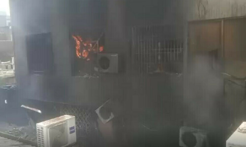 Armed men torch several govt buildings in Kalat Armed men torch several govt buildings in Kalat
