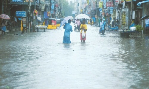 At least 14 dead due to heavy rain in India’s Gujarat At least 14 dead due to heavy rain in India’s Gujarat