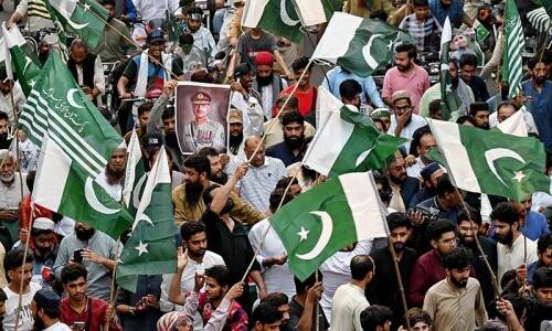 People in Lahore celebrate Pakistan Army’s victory over India People in Lahore celebrate Pakistan Army’s victory over India