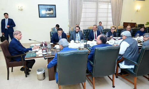 PM directs measures to broaden tax net, tech use to prevent evasion