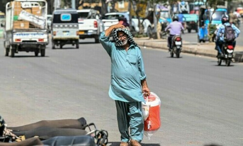 Mercury reaches 43 degree Celsius in Peshawar Mercury reaches 43 degree Celsius in Peshawar