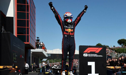 Verstappen wins Emilia Romagna Grand Prix Verstappen wins Emilia Romagna Grand Prix