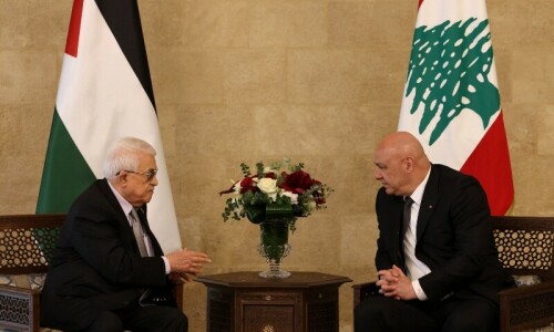 Abbas accepts Lebanese proposal to disarm Palestinian groups