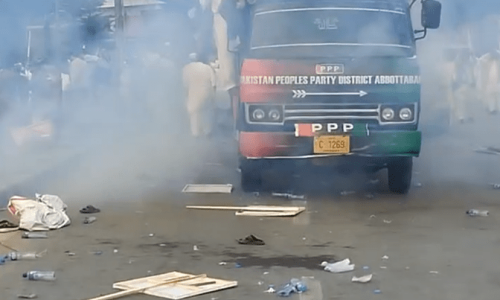 Bilawal calls out PTI govt’s ‘cowardice’ as Peshawar police crack down on PPP protesters Bilawal calls out PTI govt’s ‘cowardice’ as Peshawar police crack down on PPP protesters