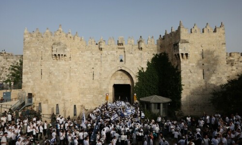 Far-right Israelis harass Palestinians in chaotic Jerusalem march