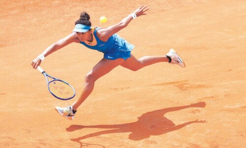 Osaka dominates Errani to set up Badosa clash