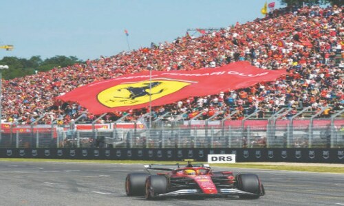 Piastri seizes pole from Verstappen at Imola