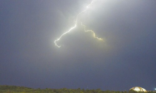 Rain, gusty winds break heatwave in twin cities