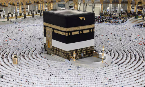 Million-plus pilgrims begin Haj under blazing sun