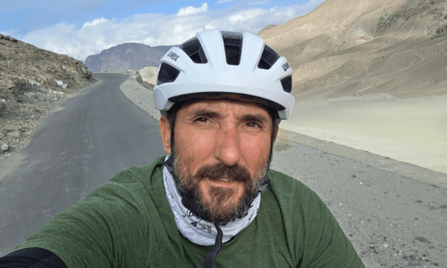 Cyclist completes &lsquo;first-ever&rsquo; bike journey from Karachi to K2