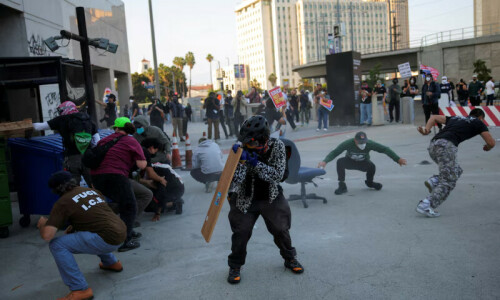 US steps up immigration crackdown with LA raids, NY courthouse arrests