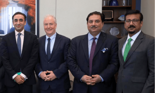 Pakistan seeks global &lsquo;intervention&rsquo; in issues with India as diplomatic team lands in London