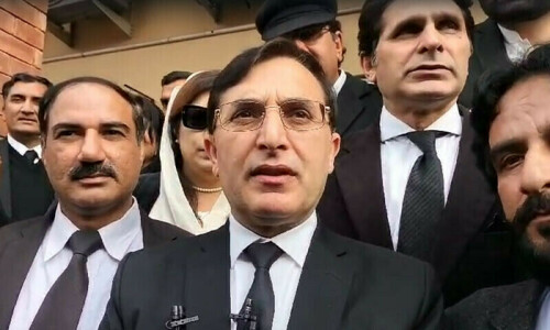 Imran&rsquo;s bail plea hearing cancelled, but Gohar expects his early release