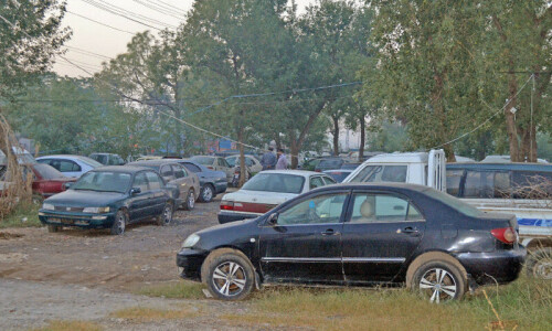 1,155 seized vehicles parked in Peshawar police warehouses, SC told