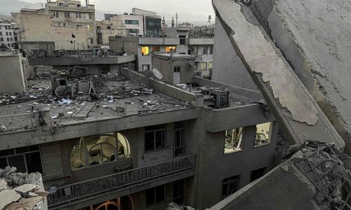 PM Shehbaz orders help for Pakistani Zaireen in Iran