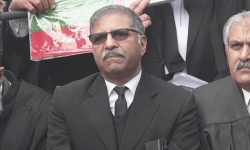 PTI&rsquo;s Ali Zafar distances party from talks with PPP on budget