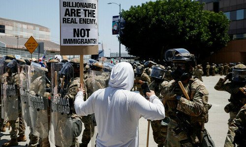Court lets Trump keep control of California’s National Guard Court lets Trump keep control of California’s National Guard