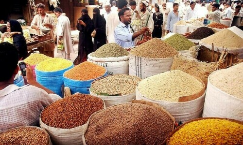 Perishables, pulses bring down weekly inflation