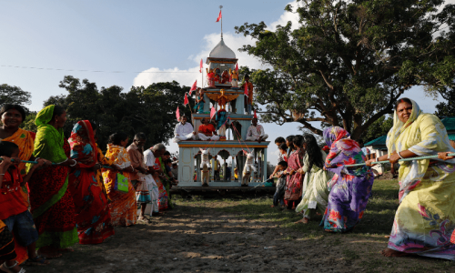 3 killed, 6 injured in stampede at Indian chariot festival 3 killed, 6 injured in stampede at Indian chariot festival