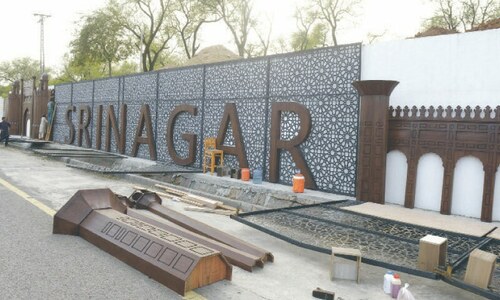 With help from Azeri friends, Islamabad all set to turn new page