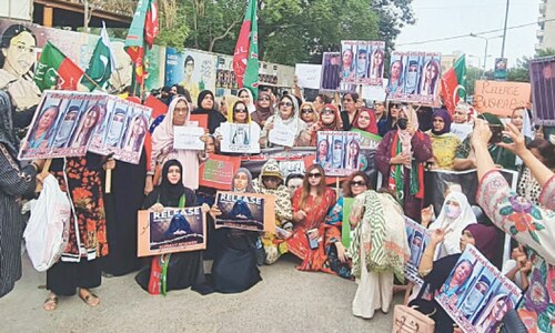 PTI stages protest for Bushra&rsquo;s release