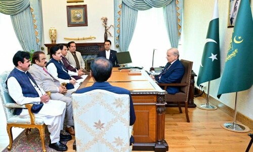 Premier gets differing views on what to do with KP govt