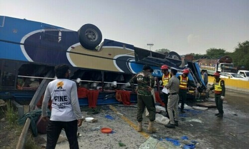 Six dead, 27 injured as Multan-bound bus crashes on motorway near Chakri Six dead, 27 injured as Multan-bound bus crashes on motorway near Chakri