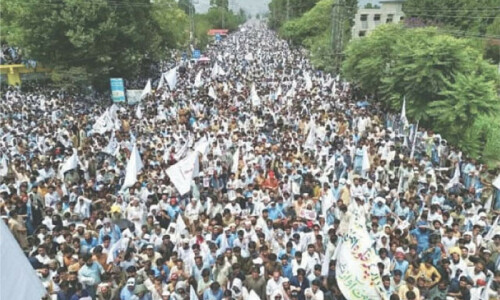 Thousands rally in Bajaur to condemn ‘lawlessness’ Thousands rally in Bajaur to condemn ‘lawlessness’
