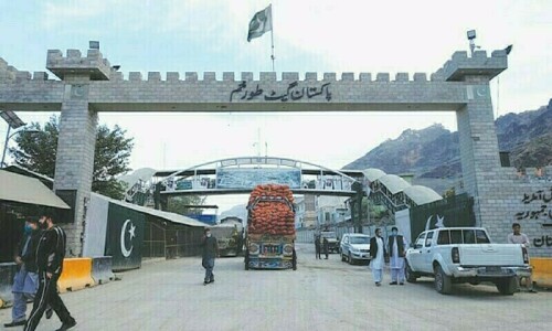 Importers suffer losses as customs clearance suspended at Torkham