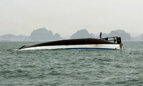34 drown as tourist boat capsizes in Vietnam 34 drown as tourist boat capsizes in Vietnam