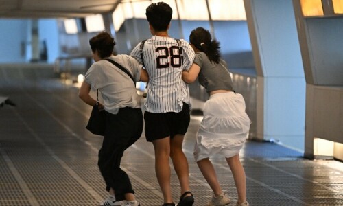 Flights, classes axed as typhoon nears Hong Kong