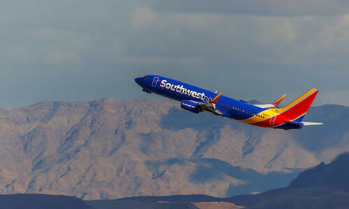 Two flight attendants hurt after US jet dives to avoid mid-air collision
