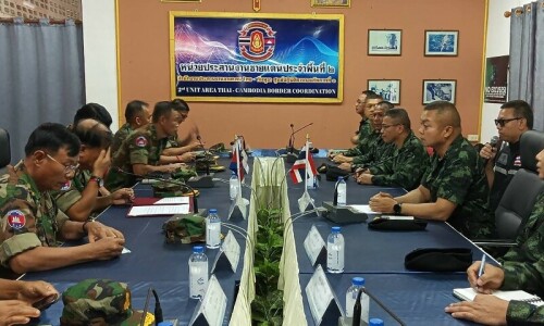 Fighting on Thai-Cambodia border halts amid shaky truce Fighting on Thai-Cambodia border halts amid shaky truce