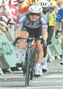 Philipsen wins nervy Tour de France opener