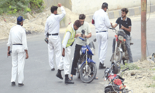 No action against old number plates until Aug 14, says Sindh excise minister