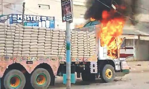 Mob torches trailer after man dies in accident Mob torches trailer after man dies in accident