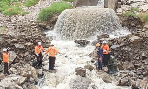 GB flood victims cry out for basic services