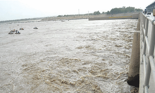Indus level at Kotri rises as Guddu Barrage attains medium flood Indus level at Kotri rises as Guddu Barrage attains medium flood