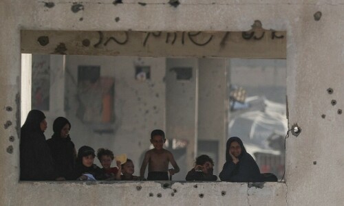 Israel’s attacks kill dozens more amid starvation crisis Israel’s attacks kill dozens more amid starvation crisis