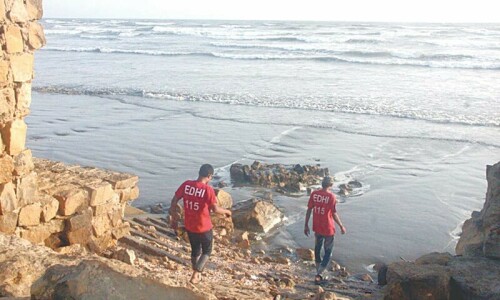 Body of man who drowned himself, two children found at sea near China Port