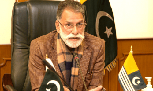 Former AJK PM Sardar Abdul Qayyum Niazi arrested Former AJK PM Sardar Abdul Qayyum Niazi arrested