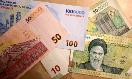 Iran moves to remove zeros from plunging national currency