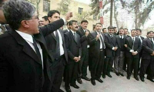 Karachi Bar Association to march on CM House today after lawyer killed in gun attack